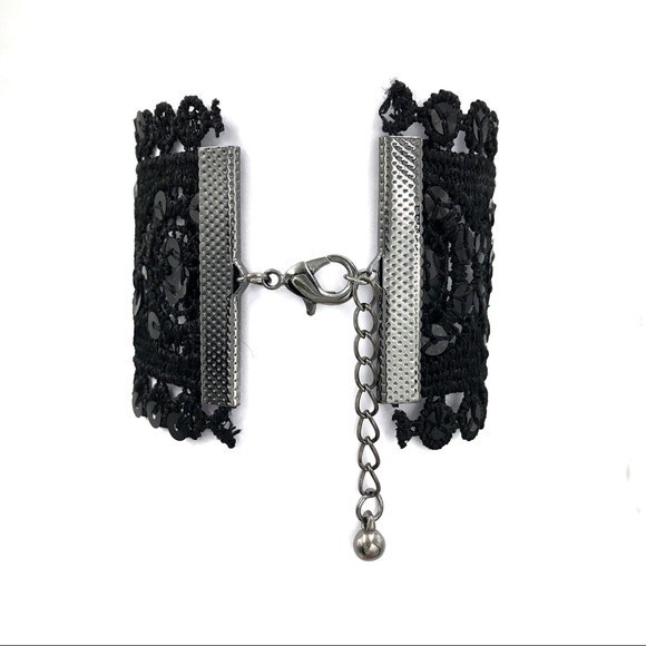 🌼 Black Fabric Lace Wide Clasp Bracelet - Picture 2 of 3